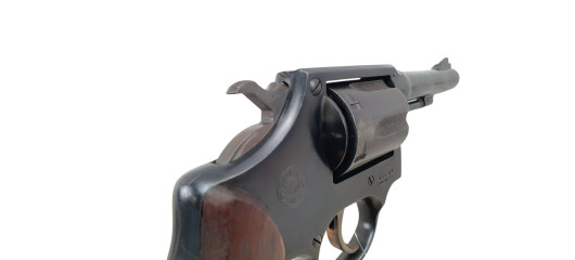 BRADERIE OCCASION - REVOVLER TAURUS POLICE CAL.38SPECIAL CANON 4"