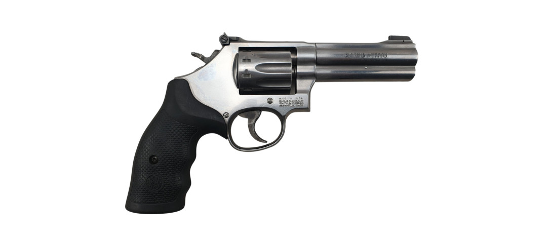 BRADERIE OCCASION - REVOLVER SMITH&WESSON 617 CTG CAL.22LR CANON 4" - ETAT NEUF