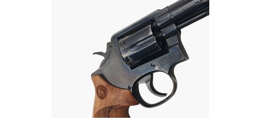 OCCASION - REVOLVER SMITH&WESSON MODEL 10-8 CALIBRE 38SP CANON 4" PLAQUETTES ERGONOMIQUES BOIS