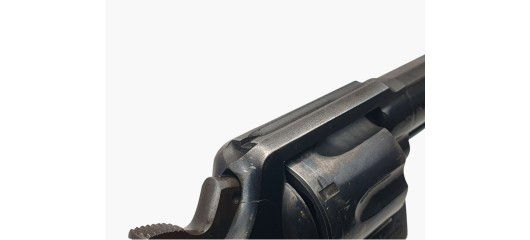 OCCASION - REVOLVER SMITH&WESSON MODEL 10-8 CALIBRE 38SP CANON 4" PLAQUETTES ERGONOMIQUES BOIS