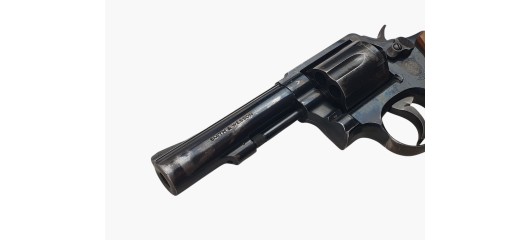 OCCASION - REVOLVER SMITH&WESSON MODEL 10-8 CALIBRE 38SP CANON 4" PLAQUETTES ERGONOMIQUES BOIS